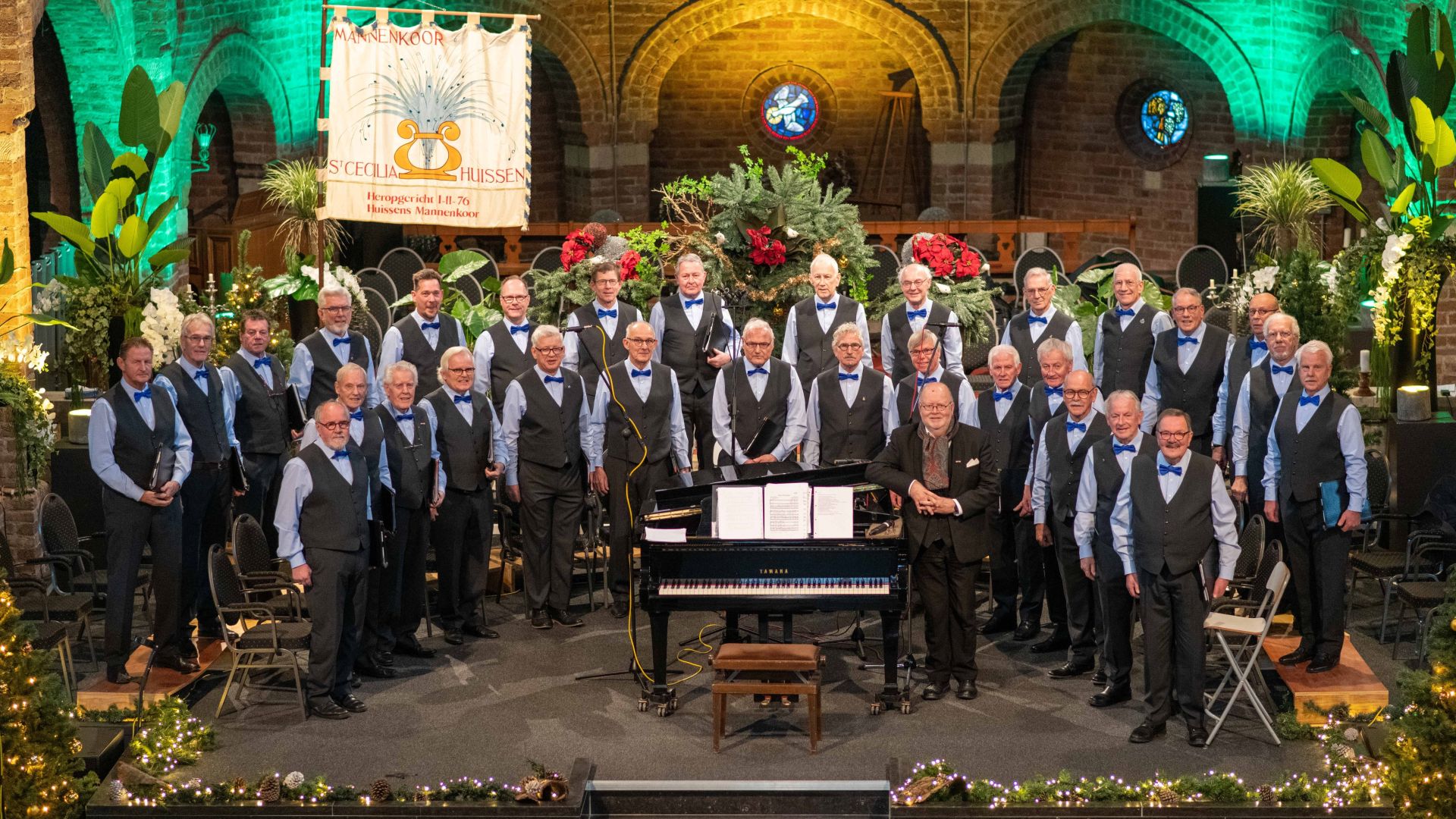 Lingewaards Mannenkoor zingt in Bemmel.