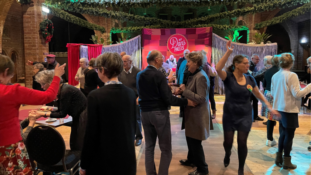 Genieten, swingen, zingen en stralen: Het Danspaleis komt naar Lingewaard!