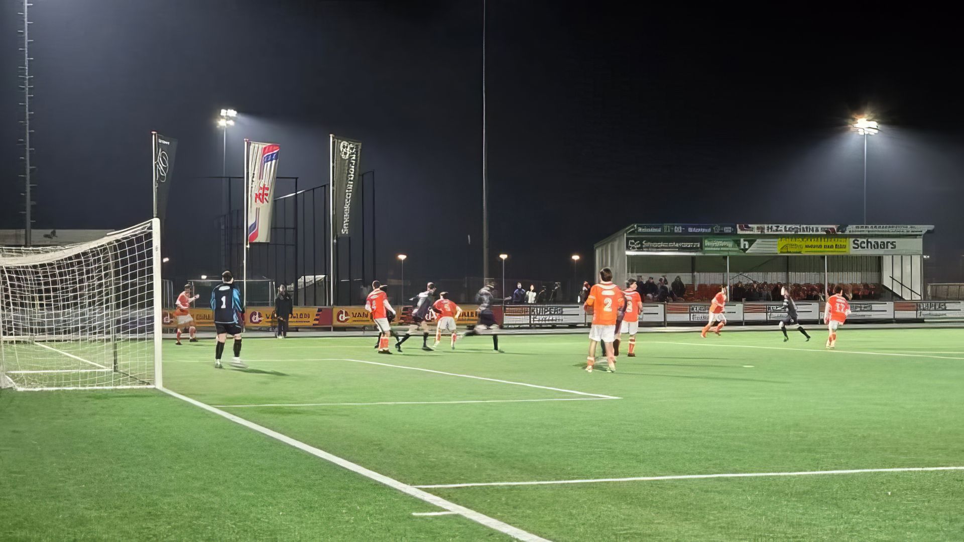 Angeren wint derby van GVA