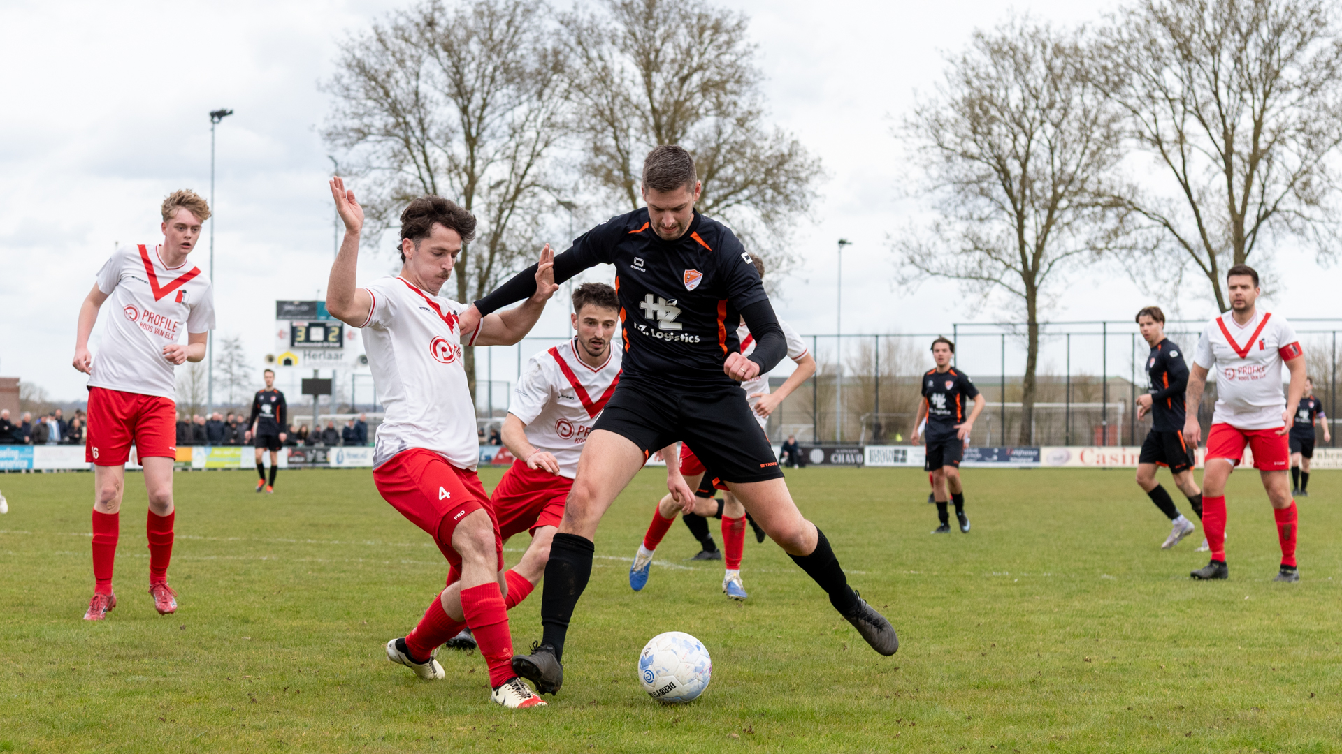 Driel trekt topper naar zich toe en pakt koppositie