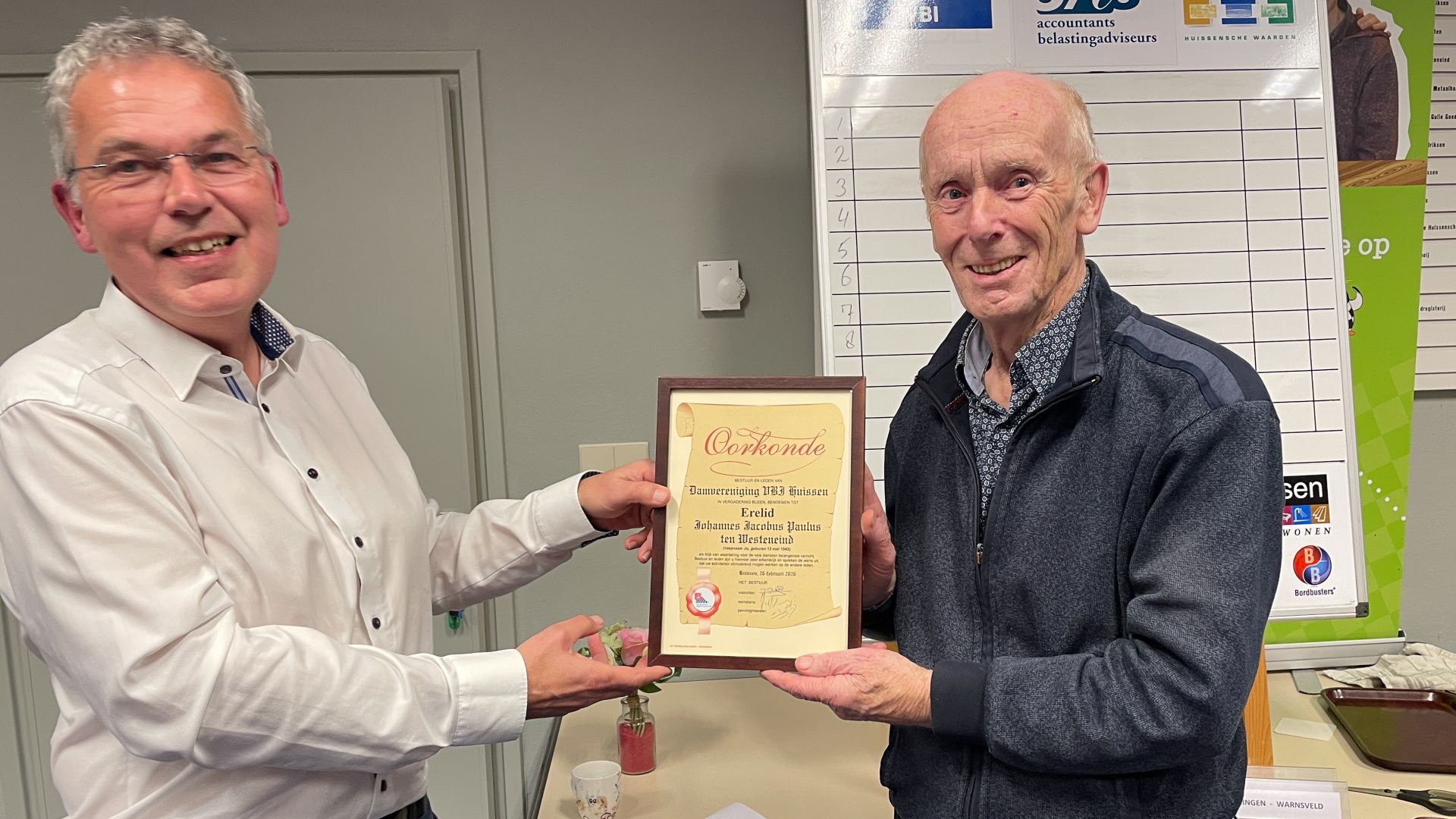 De 92-jarige damvereniging VBI uit Huissen heeft er een erelid bij.