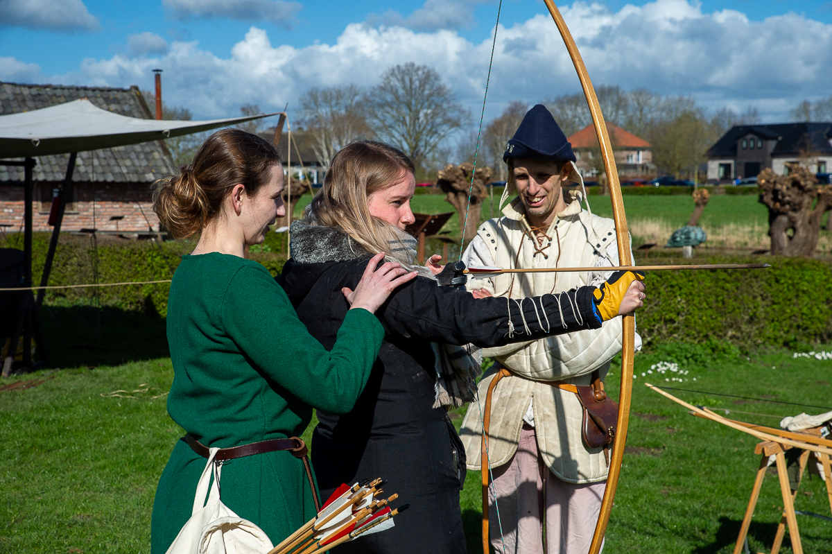 Middeleeuwen herleven bij Doornenburgs Garnizoen