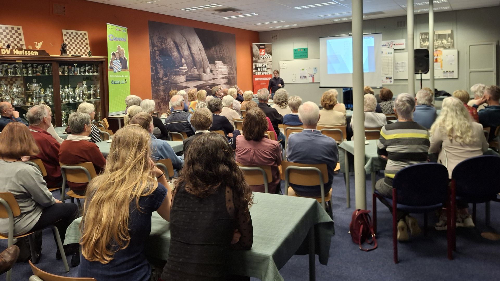 Topclinic trekt volle zaal