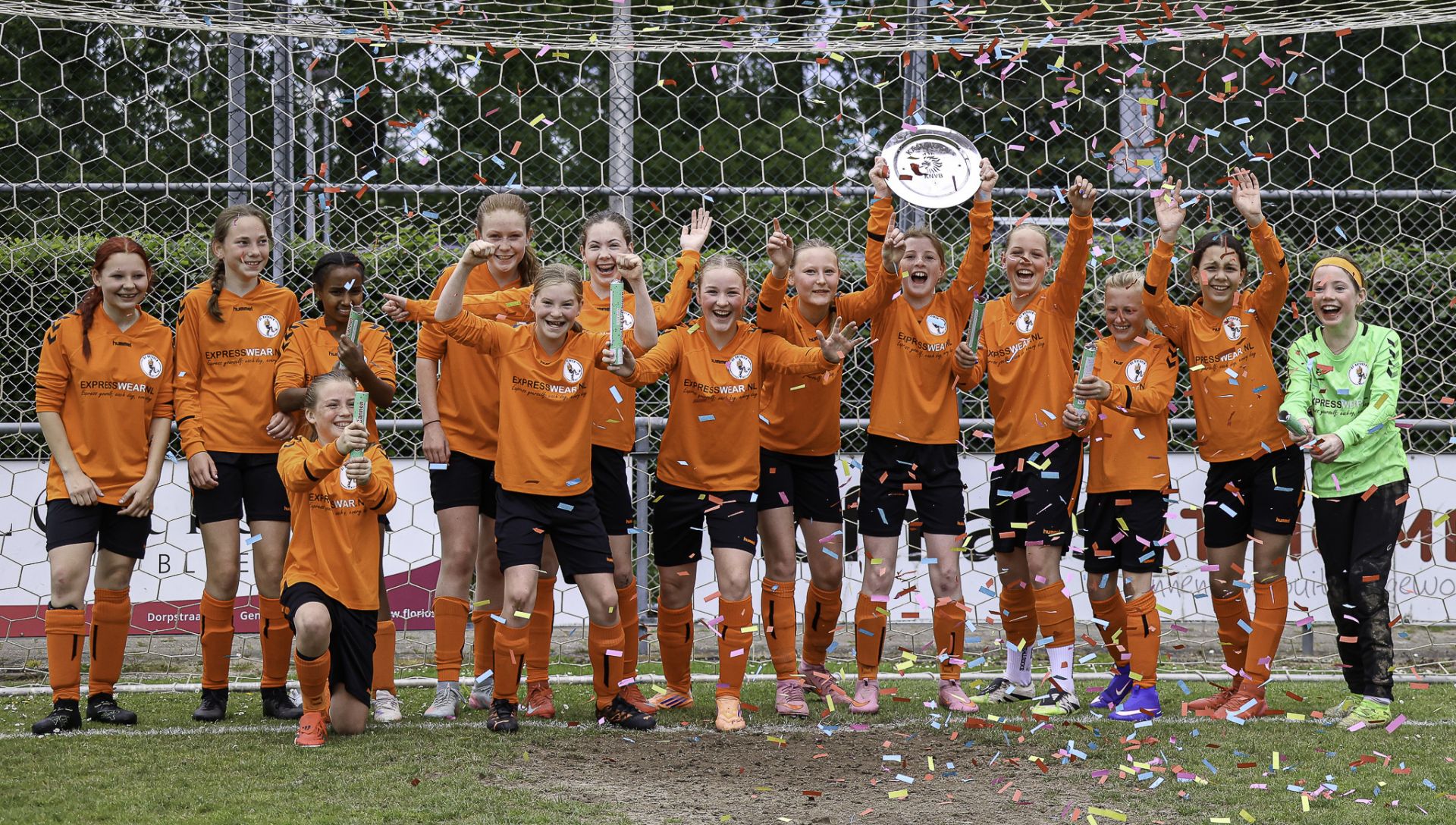 Bataven MO 13 kampioen na overtuigende zege.
