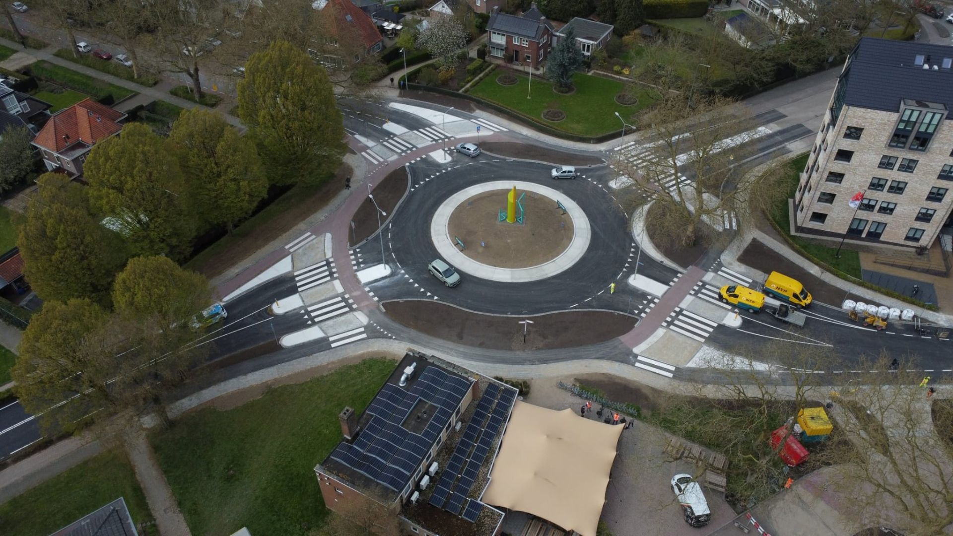 Rotonde Stadswal Huissen klaar