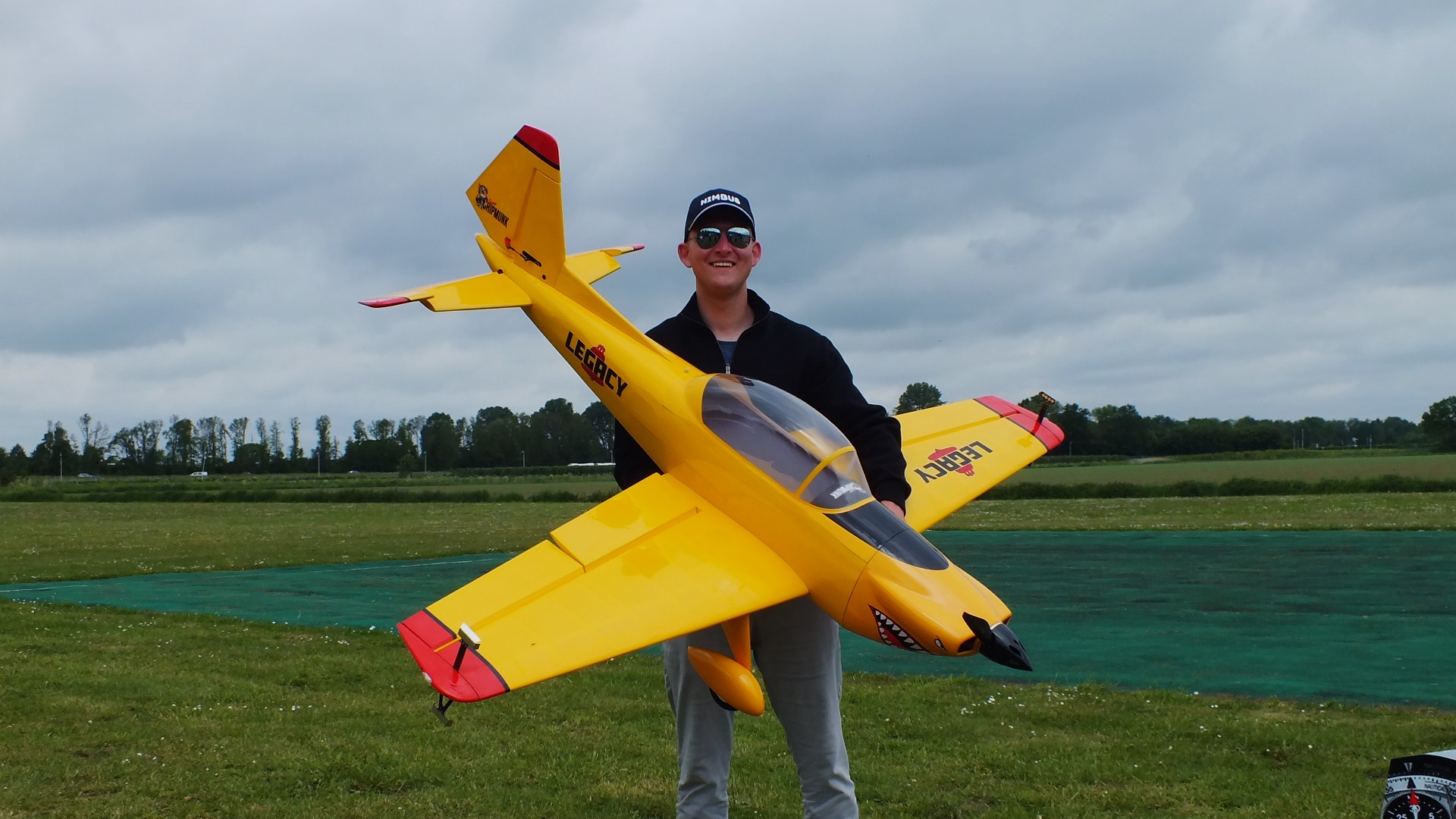 Fly-in Nimbus Bemmel: vliegtuigjes, helikopters en drones vullen terrein