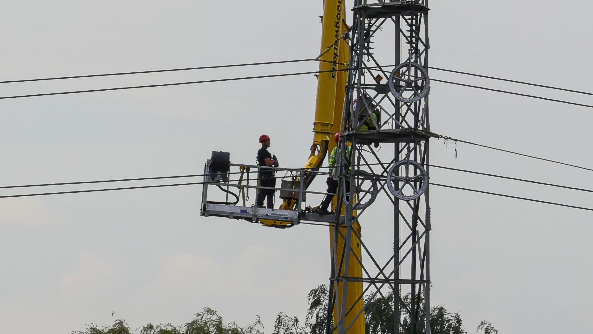 Hoogspanningslijnen Bemmel verdwijnen
