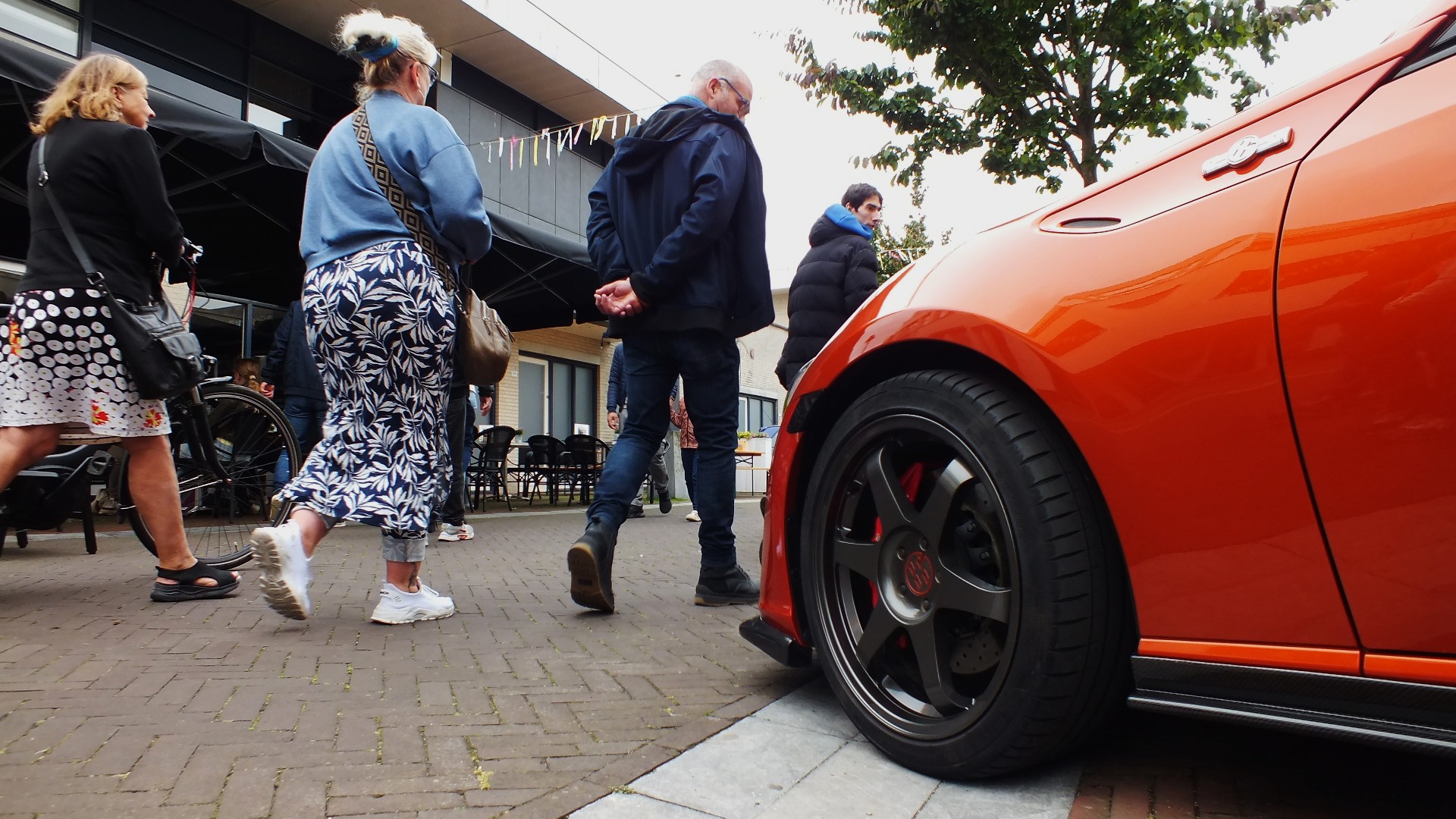 Vijfde editie Bemmel on Wheels: autoliefhebbers verzamelen zich bij evenement