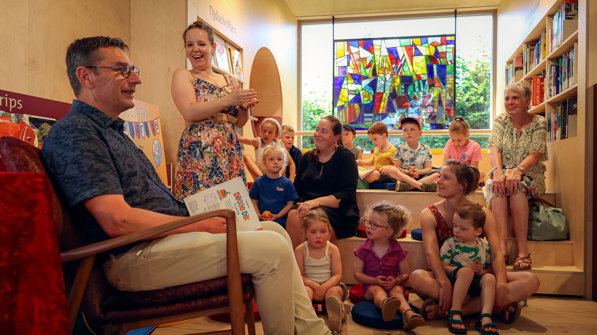Peuters en kleuters vieren feest in Gendt.