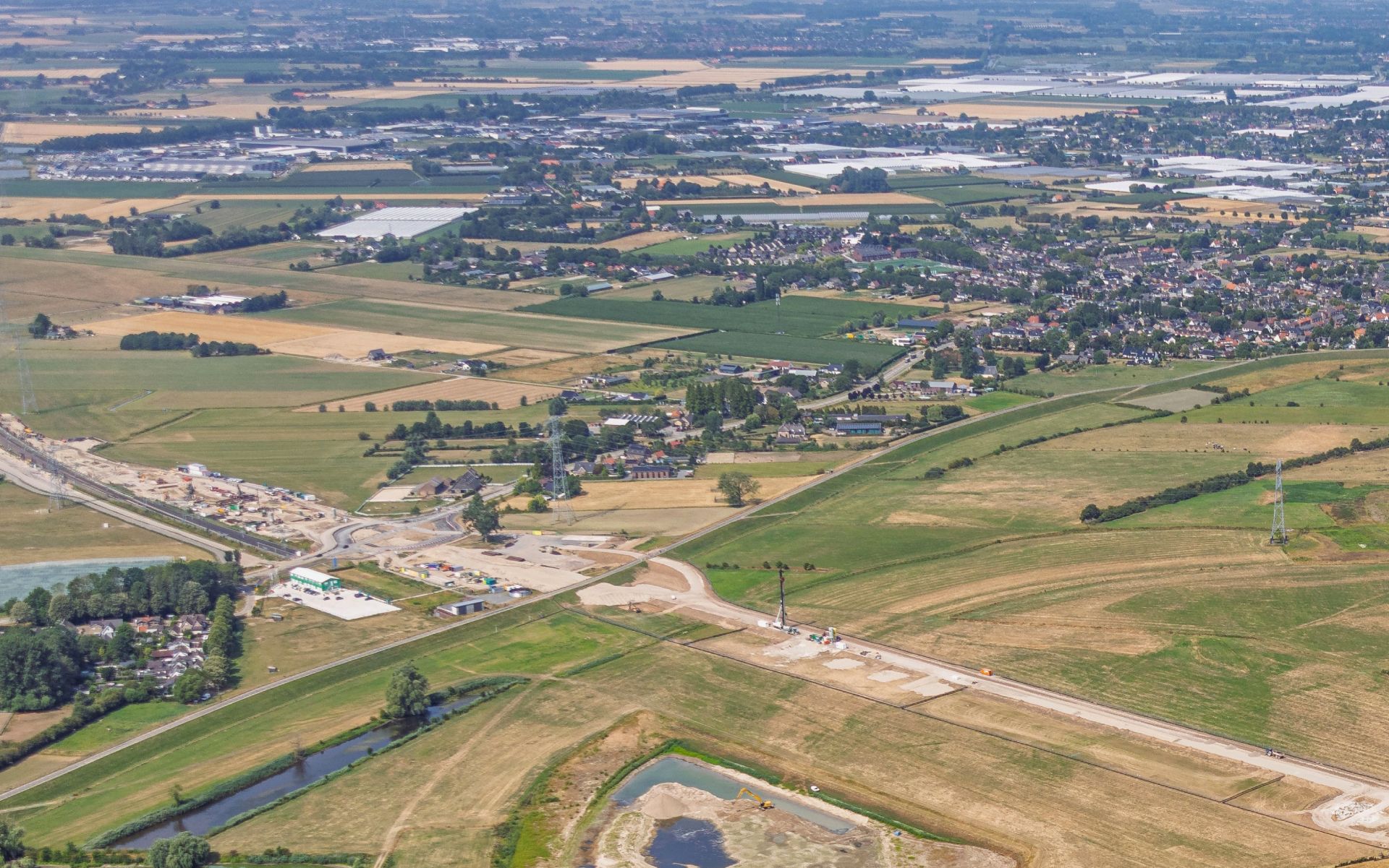 Rijndijk bij Angeren en Doornenburg ruim vijf weken dicht voor bouwweg ViA15