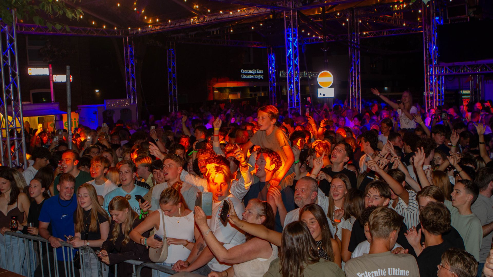 Bemmelse kermis swingt op hits zoals ‘Zwoele zomernachten’