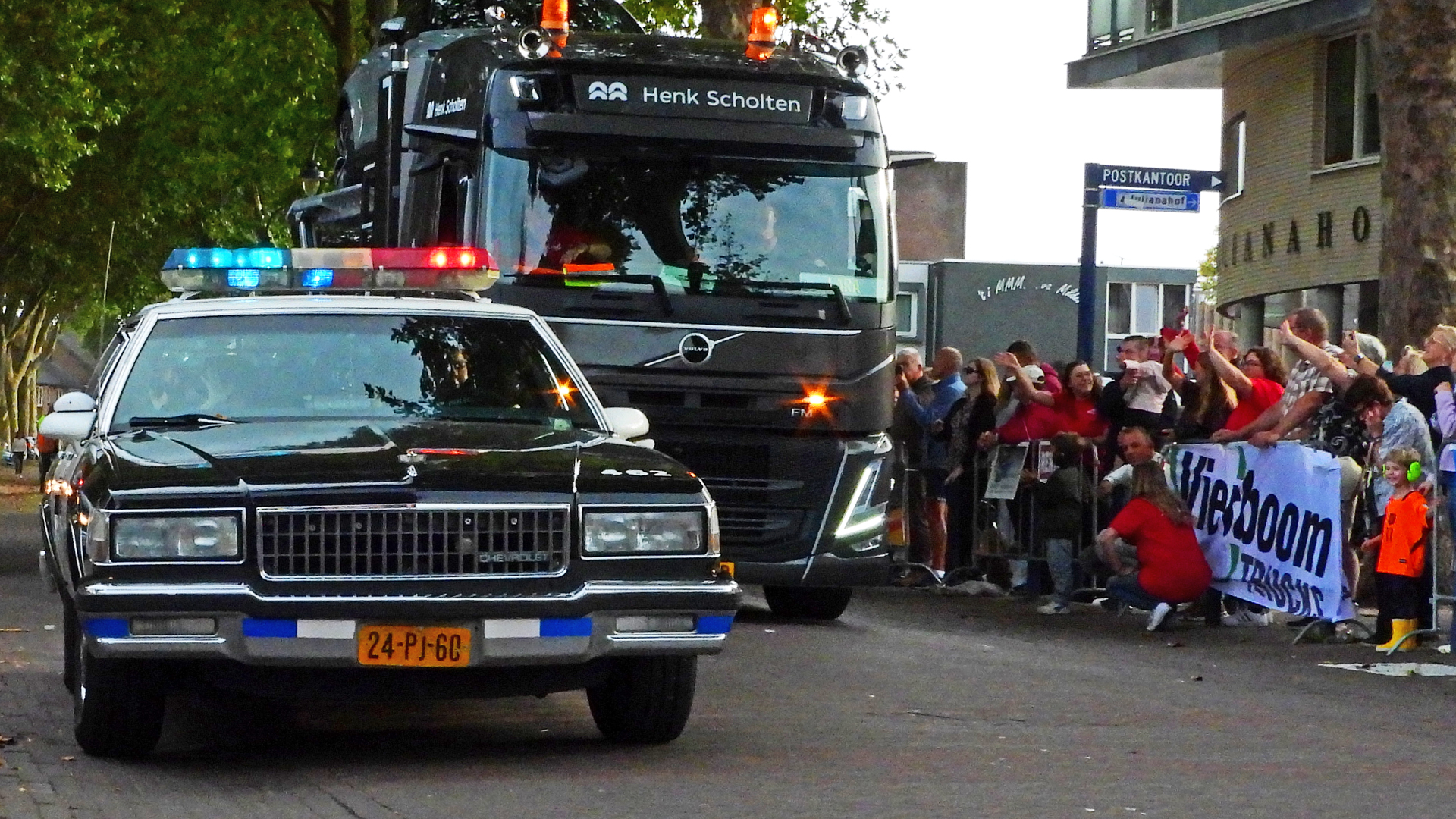 Truckrun verlicht de straten in Lingewaard