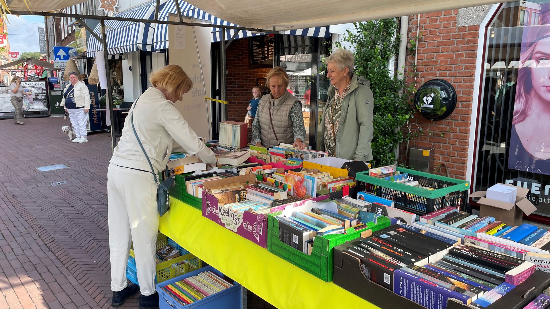 Boekenmarkt brengt Alzheimer Café Lingewaard mooi resultaat